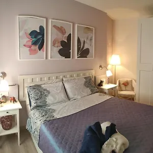 https://lagunillas-travel-apartment.es-andalucia.com